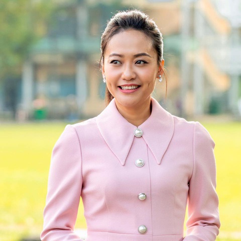 Hồng Ánh, Hứa Vĩ Văn, ca sĩ Phi Hùng đầy xúc cảm khi Về nhà - Ảnh 3. Hồng Ánh, Hứa Vĩ Văn, ca sĩ Phi Hùng đầy xúc cảm khi Về nhà - Ảnh 3.