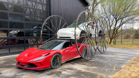 Sửng sốt trước xe Tesla Model 3 độ lộn ngược với bánh khổng lồ cao 3m, bất chấp mọi địa hình - Ảnh 3. Sửng sốt trước xe Tesla Model 3 độ lộn ngược với bánh khổng lồ cao 3m, bất chấp mọi địa hình - Ảnh 3.