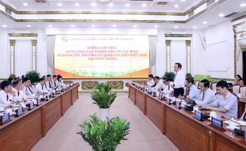 Lãnh đạo TP.HCM tiếp Đoàn Trưởng cơ quan đại diện ở nước ngoài - Ảnh 2. Lãnh đạo TP.HCM tiếp Đoàn Trưởng cơ quan đại diện ở nước ngoài - Ảnh 2.