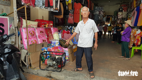 Tiểu thương Cái Dầu kêu cứu vì buôn bán trong cảnh ‘hai không’ - Ảnh 2. Tiểu thương Cái Dầu kêu cứu vì buôn bán trong cảnh ‘hai không’ - Ảnh 2.