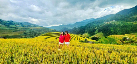Khi ta chạm ngõ bốn mươi - Ảnh 1. Là phụ nữ nên vui khỏe mỗi ngày - Ảnh: T.PHƯƠNG