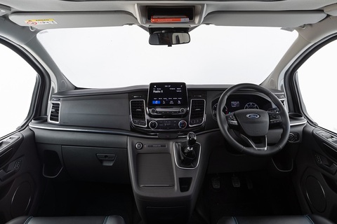 Cách biến Ford Transit thành nhà di động với không gian như phòng nghỉ mini - Ảnh 15. Cách biến Ford Transit thành nhà di động với không gian như phòng nghỉ mini - Ảnh 15.