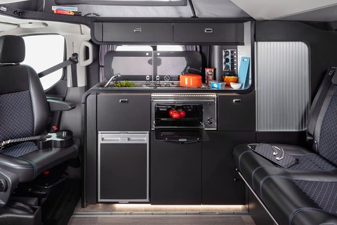 Cách biến Ford Transit thành nhà di động với không gian như phòng nghỉ mini - Ảnh 6. Cách biến Ford Transit thành nhà di động với không gian như phòng nghỉ mini - Ảnh 6.