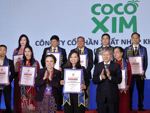 Cocoxim 6 năm liên tiếp đạt danh hiệu Hàng Việt Nam chất lượng cao - Ảnh 1. Cocoxim 6 năm liên tiếp đạt danh hiệu Hàng Việt Nam chất lượng cao - Ảnh 1.