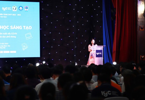 Microsoft sẽ tích hợp ChatGPT vào các ứng dụng hỗ trợ giáo viên - Ảnh 1. Microsoft sẽ tích hợp ChatGPT vào các ứng dụng hỗ trợ giáo viên - Ảnh 1.