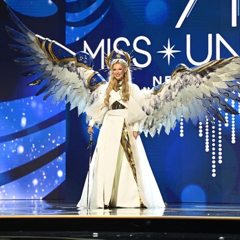 Miss Universe công bố người chiến thắng National Costume - Ảnh 2. Miss Universe công bố người chiến thắng National Costume - Ảnh 2.
