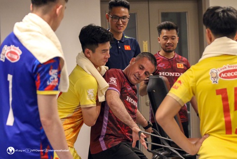 U23 Việt Nam hội quân ở Qatar, chuẩn bị cho Doha Cup - Ảnh 5. U23 Việt Nam hội quân ở Qatar, chuẩn bị cho Doha Cup - Ảnh 5.