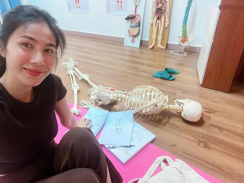 Ảnh vui sao Việt 19-3: Hoài Linh bận rộn chạy show - Ảnh 2. Ảnh vui sao Việt 19-3: Hoài Linh bận rộn chạy show - Ảnh 2.