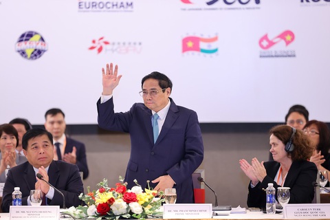 Thủ tướng: Giá điện quá đắt thì người dân không chịu được - Ảnh 1. Thủ tướng: Giá điện quá đắt thì người dân không chịu được - Ảnh 1.