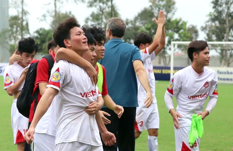 Đương kim vô địch U17 PVF bị loại đau đớn - Ảnh 2. Đương kim vô địch U17 PVF bị loại đau đớn - Ảnh 2.