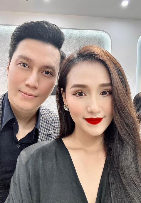 Ảnh vui sao Việt 19-3: Hoài Linh bận rộn chạy show - Ảnh 8. Ảnh vui sao Việt 19-3: Hoài Linh bận rộn chạy show - Ảnh 8.