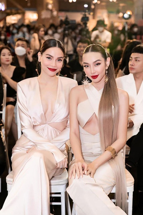 Hơn 14 tuổi nhưng Hồ Ngọc Hà chưa một lần lép vế Thùy Tiên - Ảnh 3. Hơn 14 tuổi nhưng Hồ Ngọc Hà chưa một lần lép vế Thùy Tiên - Ảnh 3.
