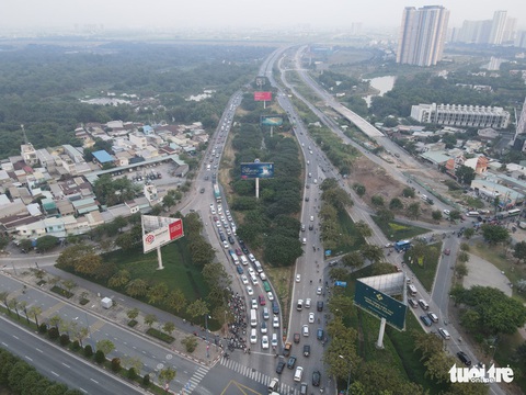 33 dự án giao thông trọng điểm TP.HCM: Làm chậm sẽ bị kiểm điểm - Ảnh 1. 33 dự án giao thông trọng điểm TP.HCM: Làm chậm sẽ bị kiểm điểm - Ảnh 1.