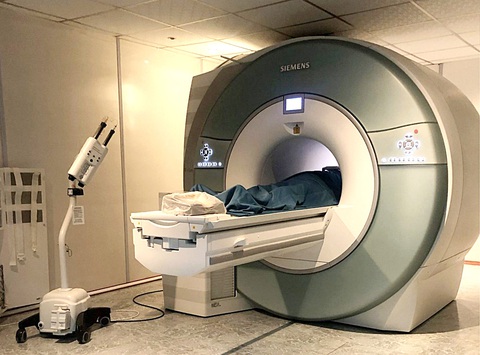 Máy chụp cộng hưởng từ (MRI) duy nhất ở Bệnh viện Ung bướu Đà Nẵng bị hỏng - Ảnh: T.B.V Máy chụp cộng hưởng từ (MRI) duy nhất ở Bệnh viện Ung bướu Đà Nẵng bị hỏng - Ảnh: T.B.V