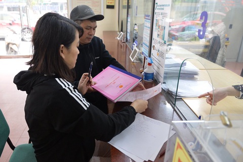 Hàng trăm bạn đọc vẫn vướng vì xác nhận cư trú - Ảnh 1. Hàng trăm bạn đọc vẫn vướng vì xác nhận cư trú - Ảnh 1.