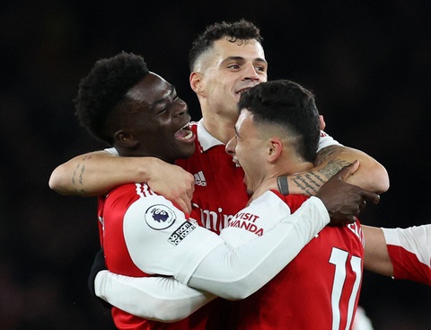Arsenal và Liverpool cùng thắng - Ảnh 1. Arsenal và Liverpool cùng thắng - Ảnh 1.