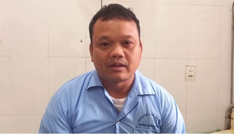 Kiểm lâm vừa bị đánh vừa nghe dọa Mày biết gỗ của ai không mà bắt? - Ảnh 1. Kiểm lâm vừa bị đánh vừa nghe dọa Mày biết gỗ của ai không mà bắt? - Ảnh 1.