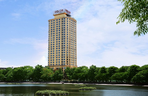 Khách sạn dát vàng ở Hà Nội sẽ bán cho tỉ phú nước ngoài - Ảnh 1. Khách sạn dát vàng ở Hà Nội sẽ bán cho tỉ phú nước ngoài - Ảnh 1.