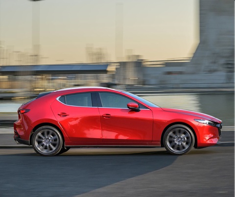 Mazda3 sắp ra mắt bản mới: Nội thất thay đổi, màn hình lớn hơn - Ảnh 2. Mazda3 sắp ra mắt bản mới: Nội thất thay đổi, màn hình lớn hơn - Ảnh 2.