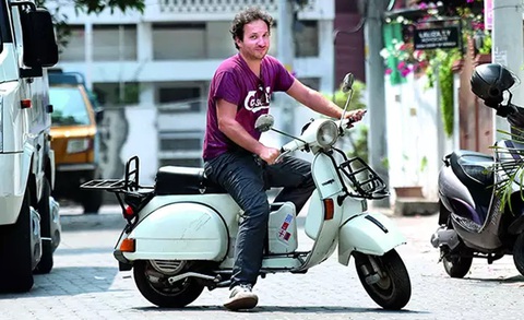Một mình phượt từ Ý sang Đông Nam Á bằng xe máy Vespa cổ: Chuyến đi trong mơ của dân mê 2 bánh - Ảnh 1. Một mình phượt từ Ý sang Đông Nam Á bằng xe máy Vespa cổ: Chuyến đi trong mơ của dân mê 2 bánh - Ảnh 1.