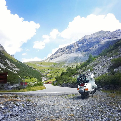 Một mình phượt từ Ý sang Đông Nam Á bằng xe máy Vespa cổ: Chuyến đi trong mơ của dân mê 2 bánh - Ảnh 7. Một mình phượt từ Ý sang Đông Nam Á bằng xe máy Vespa cổ: Chuyến đi trong mơ của dân mê 2 bánh - Ảnh 7.
