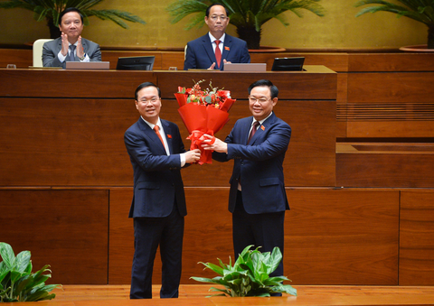 Chủ tịch nước Võ Văn Thưởng mượn thơ Xuân Diệu nói thay lòng mình: Tôi cùng xương thịt với Nhân dân - Ảnh 5. Chủ tịch nước Võ Văn Thưởng mượn thơ Xuân Diệu nói thay lòng mình: Tôi cùng xương thịt với Nhân dân - Ảnh 5.
