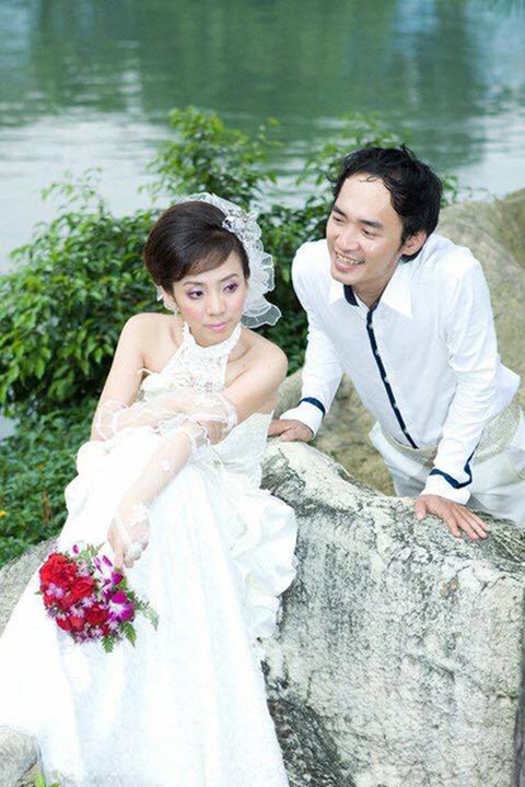 Thu Trang - Tiến Luật re-up loạt ảnh cưới lầy hết nấc nhân Ngày Quốc tế hạnh phúc - Ảnh 2. Thu Trang - Tiến Luật re-up loạt ảnh cưới lầy hết nấc nhân Ngày Quốc tế hạnh phúc - Ảnh 2.