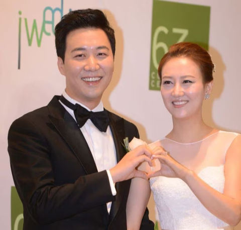 Khán giả rúng động về tin đồn ly hôn của Hyun Bin và Son Ye Jin - Ảnh 3. Khán giả rúng động về tin đồn ly hôn của Hyun Bin và Son Ye Jin - Ảnh 3.