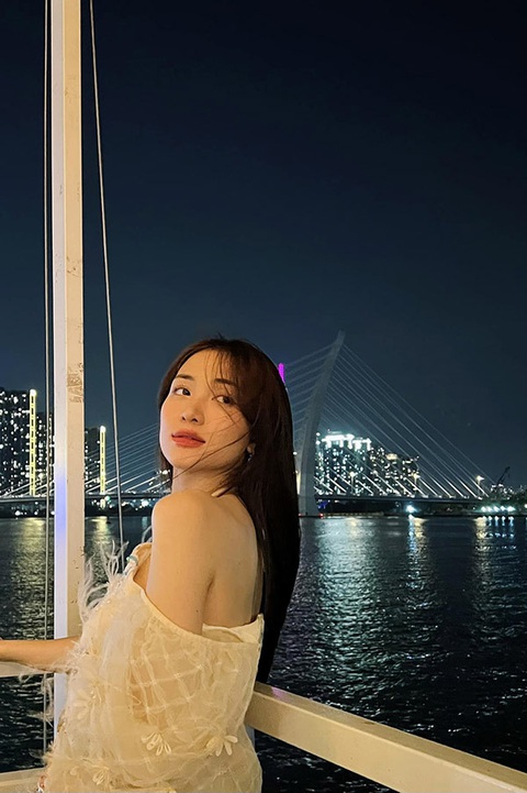 Ảnh vui sao Việt 20-3: Hồ Ngọc Hà đọ sắc cùng Võ Hạ Trâm - Ảnh 7. Ảnh vui sao Việt 20-3: Hồ Ngọc Hà đọ sắc cùng Võ Hạ Trâm - Ảnh 7.