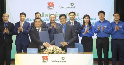 6 tỉ đồng học bổng trao tặng học sinh, sinh viên khó khăn và gương mặt tài năng - Ảnh 1. 6 tỉ đồng học bổng trao tặng học sinh, sinh viên khó khăn và gương mặt tài năng - Ảnh 1.