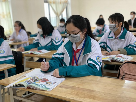 Học sinh lớp 12 Hà Nội sẽ làm bài kiểm tra khảo sát theo đề chung - Ảnh 1. Học sinh lớp 12 Hà Nội sẽ làm bài kiểm tra khảo sát theo đề chung - Ảnh 1.