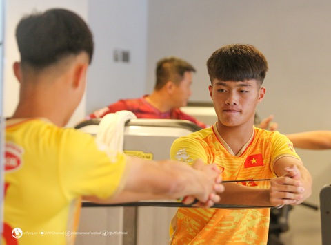 U23 Việt Nam tăng cường tập gym trước trận gặp U23 Iraq - Ảnh 3. U23 Việt Nam tăng cường tập gym trước trận gặp U23 Iraq - Ảnh 3.