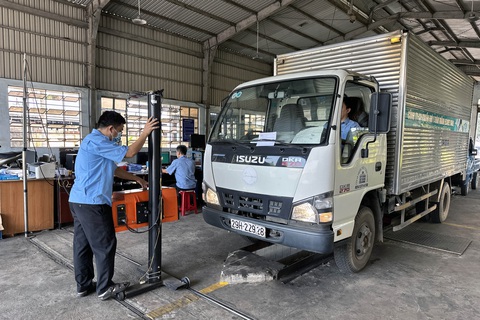 Tăng cường kiểm định viên quân sự hỗ trợ đăng kiểm ở Đồng Nai - Ảnh 1. Tăng cường kiểm định viên quân sự hỗ trợ đăng kiểm ở Đồng Nai - Ảnh 1.