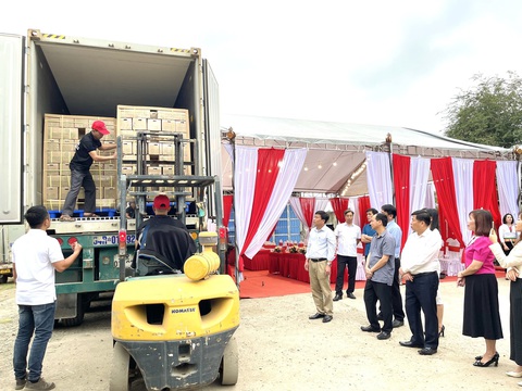Xuất khẩu lô mía trắng đầu tiên sang Mỹ - Ảnh 1. Xuất khẩu lô mía trắng đầu tiên sang Mỹ - Ảnh 1.