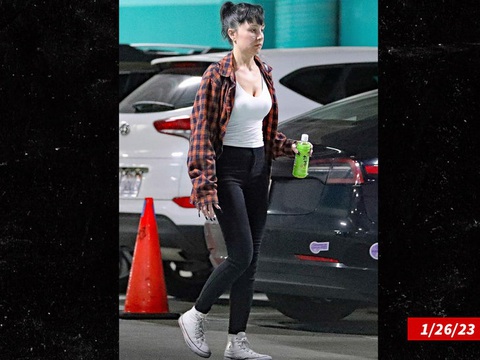 Khỏa thân trên phố, ‘nữ hoàng phim teen’ Amanda Bynes bị ‘bế’ đến viện tâm thần - Ảnh 1. Khỏa thân trên phố, ‘nữ hoàng phim teen’ Amanda Bynes bị ‘bế’ đến viện tâm thần - Ảnh 1.