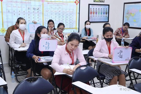 Ảnh vui 21-3: Chụp ảnh cưới cô dâu chú rể nhìn vào chỉ thấy trâu - Ảnh 2. Ảnh vui 21-3: Chụp ảnh cưới cô dâu chú rể nhìn vào chỉ thấy trâu - Ảnh 2.