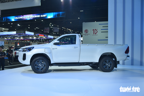 Chi tiết Toyota Hilux concept điện vừa ra mắt: Nhiều chi tiết lạ có thể xuất hiện trên thế hệ mới - Ảnh 2. Chi tiết Toyota Hilux concept điện vừa ra mắt: Nhiều chi tiết lạ có thể xuất hiện trên thế hệ mới - Ảnh 2.