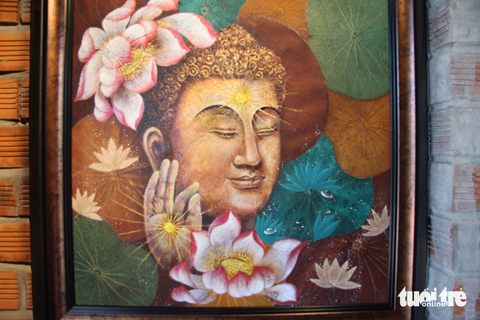 ‘Hô biến’ lá sen thành tranh vẽ hút hồn khách du lịch - Ảnh 2. ‘Hô biến’ lá sen thành tranh vẽ hút hồn khách du lịch - Ảnh 2.