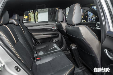 Ảnh thực tế Toyota Yaris 2023: Chuẩn xe Nhật thực dụng, hợp phụ nữ - Ảnh 8. Ảnh thực tế Toyota Yaris 2023: Chuẩn xe Nhật thực dụng, hợp phụ nữ - Ảnh 8.