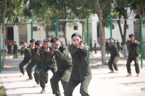 Thao trường khắc nghiệt của các chiến sĩ công an tương lai - Ảnh 1. Thao trường khắc nghiệt của các chiến sĩ công an tương lai - Ảnh 1.
