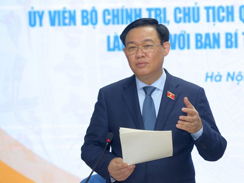 Chủ tịch Quốc hội Vương Đình Huệ: Nuôi dưỡng hoài bão của thế hệ trẻ, nhất là gen Z - Ảnh 2. Chủ tịch Quốc hội Vương Đình Huệ: Nuôi dưỡng hoài bão của thế hệ trẻ, nhất là gen Z - Ảnh 2.