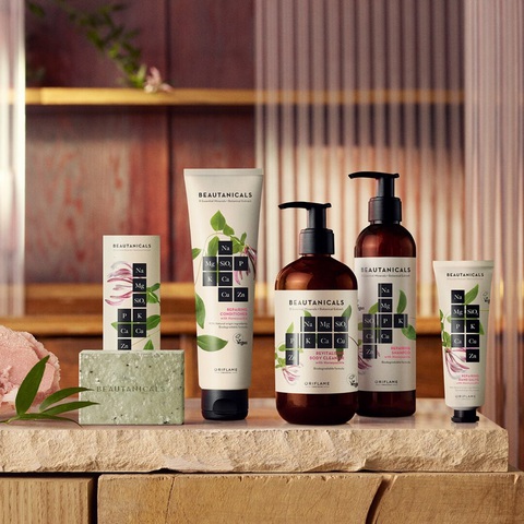 Oriflame Việt Nam nhận giải thưởng Rồng Vàng năm thứ 3 liên tiếp - Ảnh 4. Oriflame Việt Nam nhận giải thưởng Rồng Vàng năm thứ 3 liên tiếp - Ảnh 4.