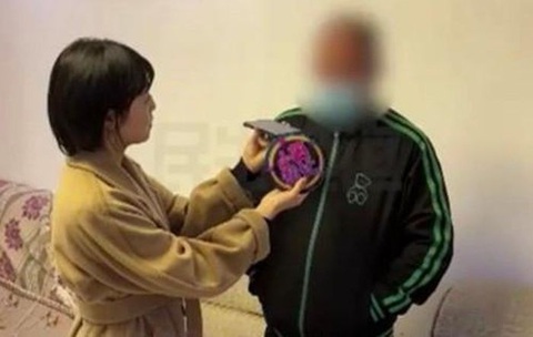 Sốc tận nóc khi phát hiện bạn gái là vợ của bạn thân - Ảnh 1. Sốc tận nóc khi phát hiện bạn gái là vợ của bạn thân - Ảnh 1.