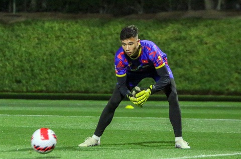 U23 Việt Nam kết thúc buổi tập lúc nửa đêm ở Qatar - Ảnh 2. U23 Việt Nam kết thúc buổi tập lúc nửa đêm ở Qatar - Ảnh 2.