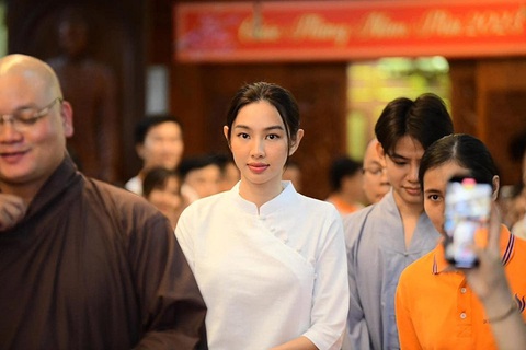 Ảnh vui sao Việt 21-3: Minh Hằng tậu hai nhà mới - Ảnh 8. Ảnh vui sao Việt 21-3: Minh Hằng tậu hai nhà mới - Ảnh 8.