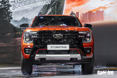 Khám phá Ford Ranger Stormtrak sắp bán ở Việt Nam: Nhiều trang bị xịn, giá quy đổi từ 865 triệu - Ảnh 2. Khám phá Ford Ranger Stormtrak sắp bán ở Việt Nam: Nhiều trang bị xịn, giá quy đổi từ 865 triệu - Ảnh 2.