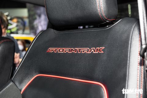 Khám phá Ford Ranger Stormtrak sắp bán ở Việt Nam: Nhiều trang bị xịn, giá quy đổi từ 865 triệu - Ảnh 9. Khám phá Ford Ranger Stormtrak sắp bán ở Việt Nam: Nhiều trang bị xịn, giá quy đổi từ 865 triệu - Ảnh 9.