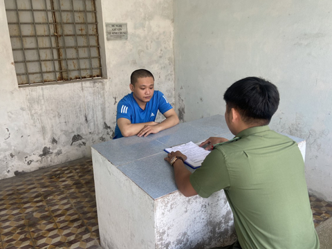 Bắt người cầm đầu đường dây sản xuất tiền giả - Ảnh 1. Bắt người cầm đầu đường dây sản xuất tiền giả - Ảnh 1.