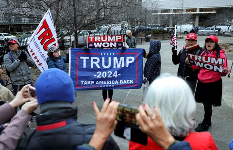 An ninh thắt chặt quanh tòa án hình sự đang xem xét truy tố ông Trump - Ảnh 2. An ninh thắt chặt quanh tòa án hình sự đang xem xét truy tố ông Trump - Ảnh 2.