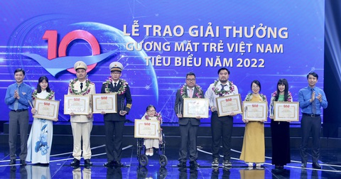Gương mặt trẻ Việt Nam tiêu biểu nuôi em nhỏ vùng cao - Ảnh 4. Gương mặt trẻ Việt Nam tiêu biểu nuôi em nhỏ vùng cao - Ảnh 4.